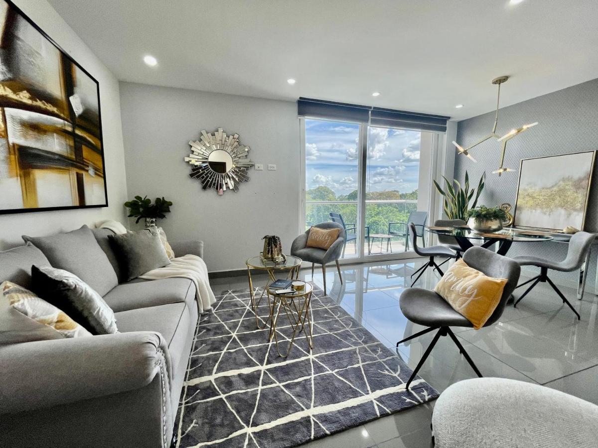 Amplio Condominio Ejecutivo Con Hermosa Vista 산페드로술라 외부 사진